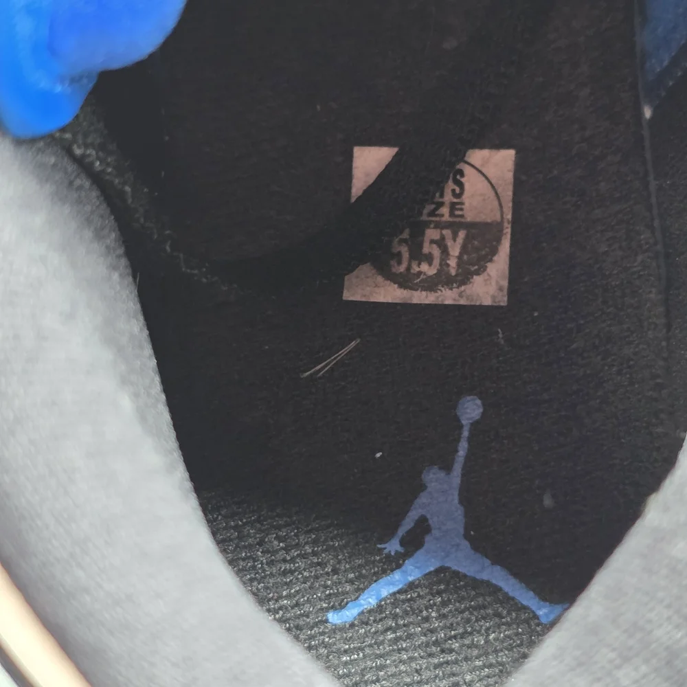 AIR JORDAN 1 MID SE (GS)